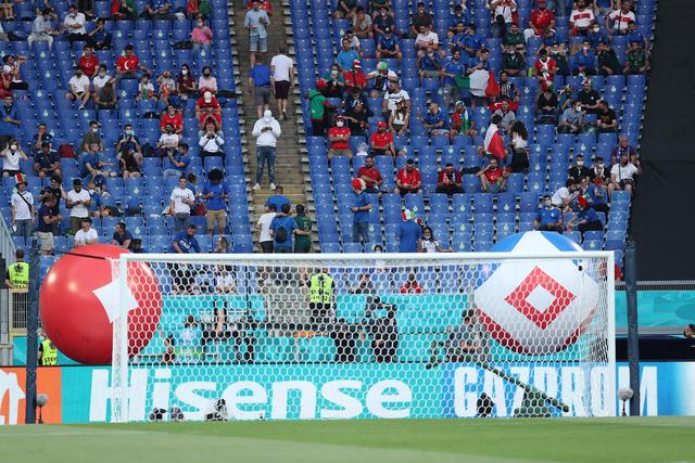 荷兰队与乌克兰队的对决备受瞩目