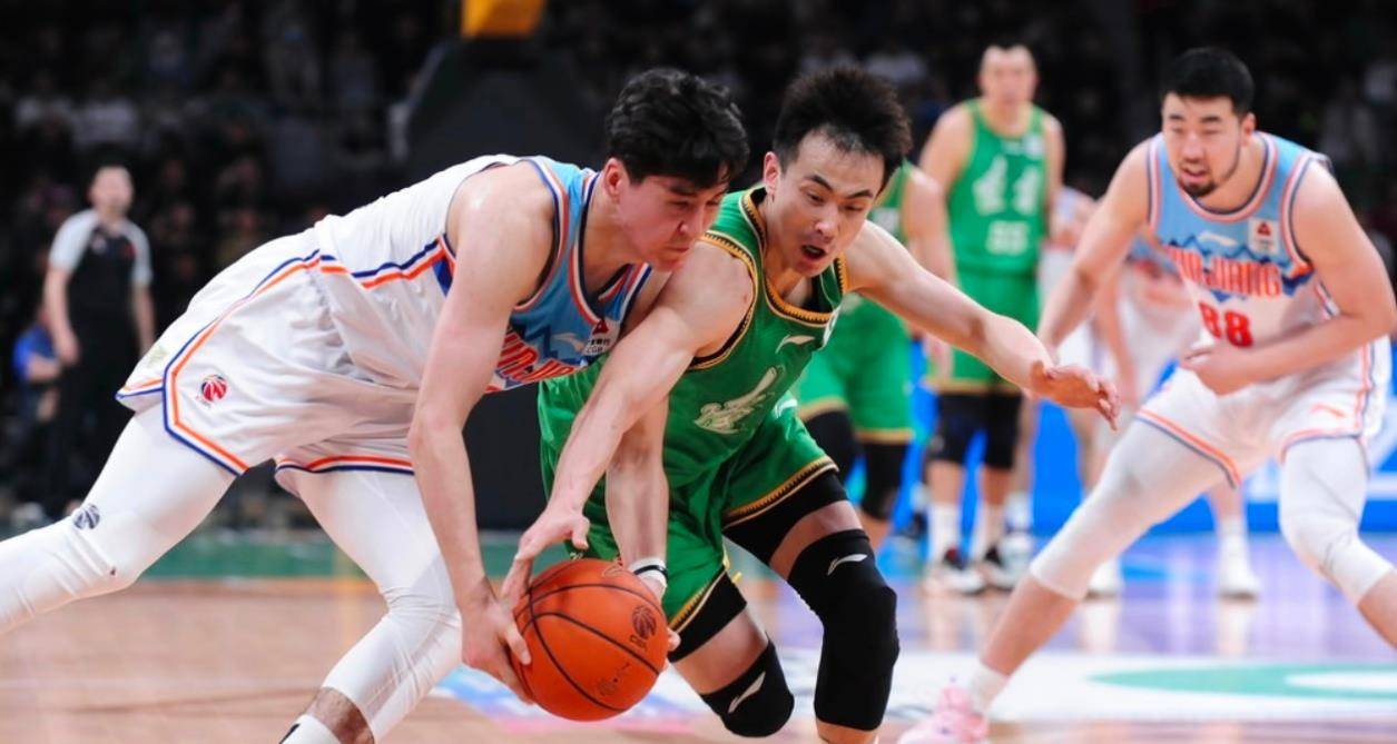 关于辽宁本钢大胜安徽猛犸队，积分逐渐拉开的信息