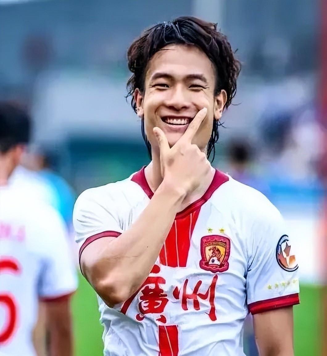 包含新晋国脚加盟球队，期待他的表现的词条