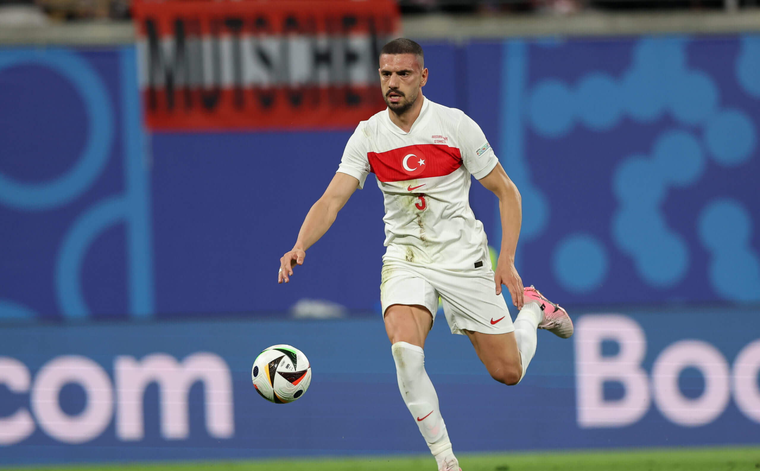 欧洲足坛巨星云集，豪门对抗渐入白热化的简单介绍