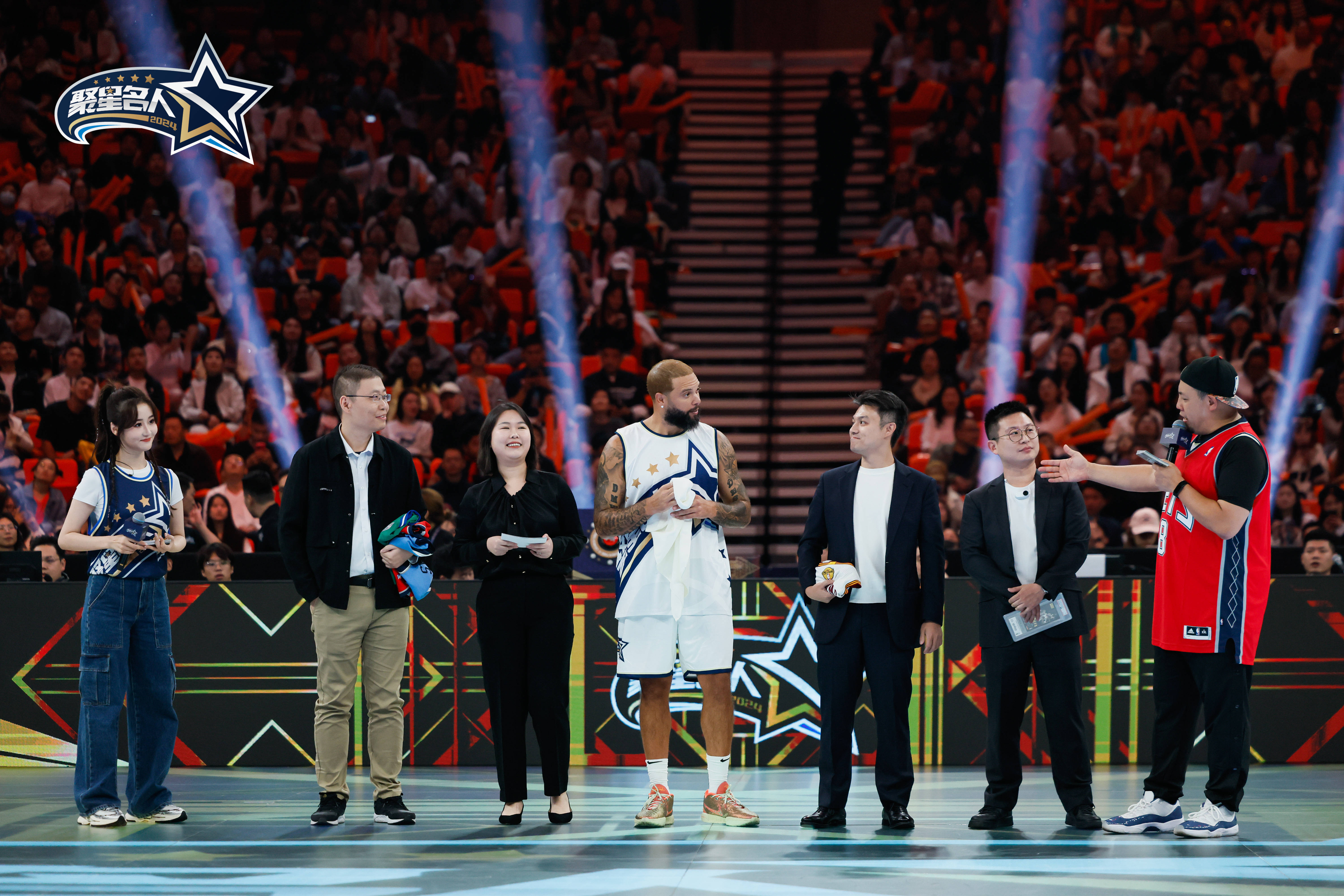 九游app下载-顶尖球星在篮球职业联赛中展现实力，触目惊心