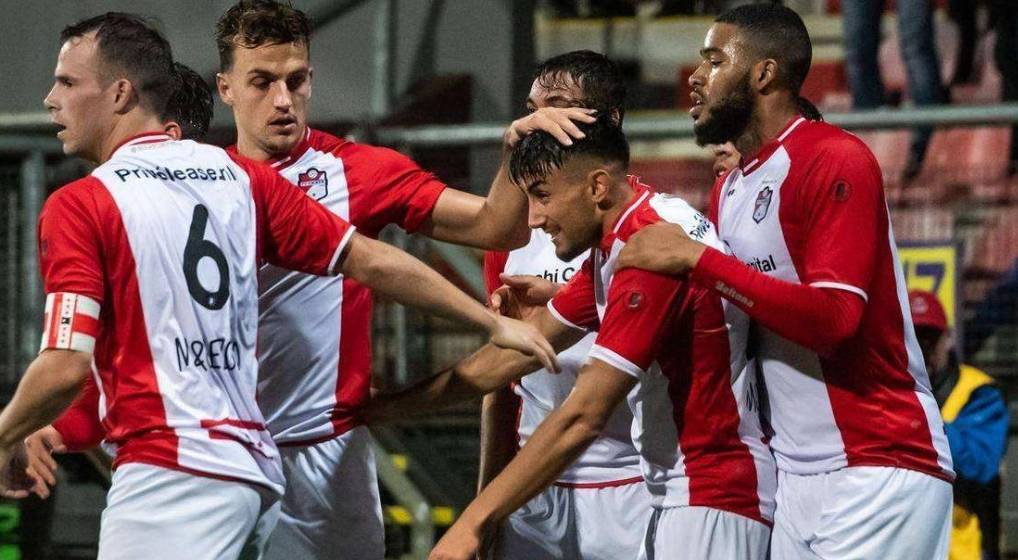 包含斯特拉斯堡主场大胜梅斯，豪取胜利的词条