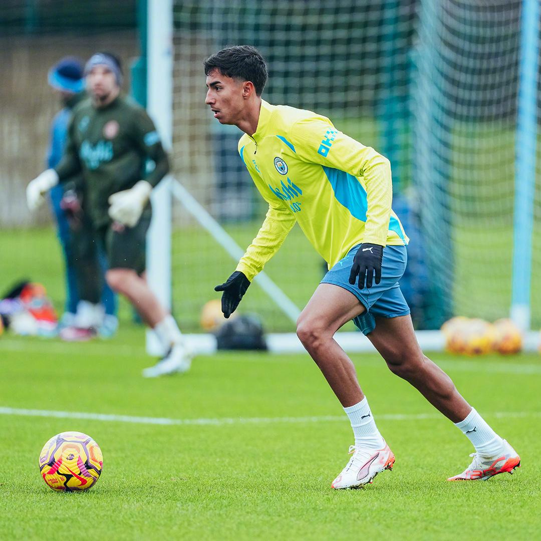 切尔西新援表现亮眼：主帅带领备战火热的简单介绍