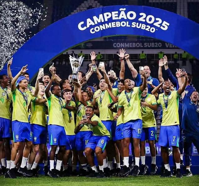 巴西传奇球员签约欧洲强队，有望重返国际赛场