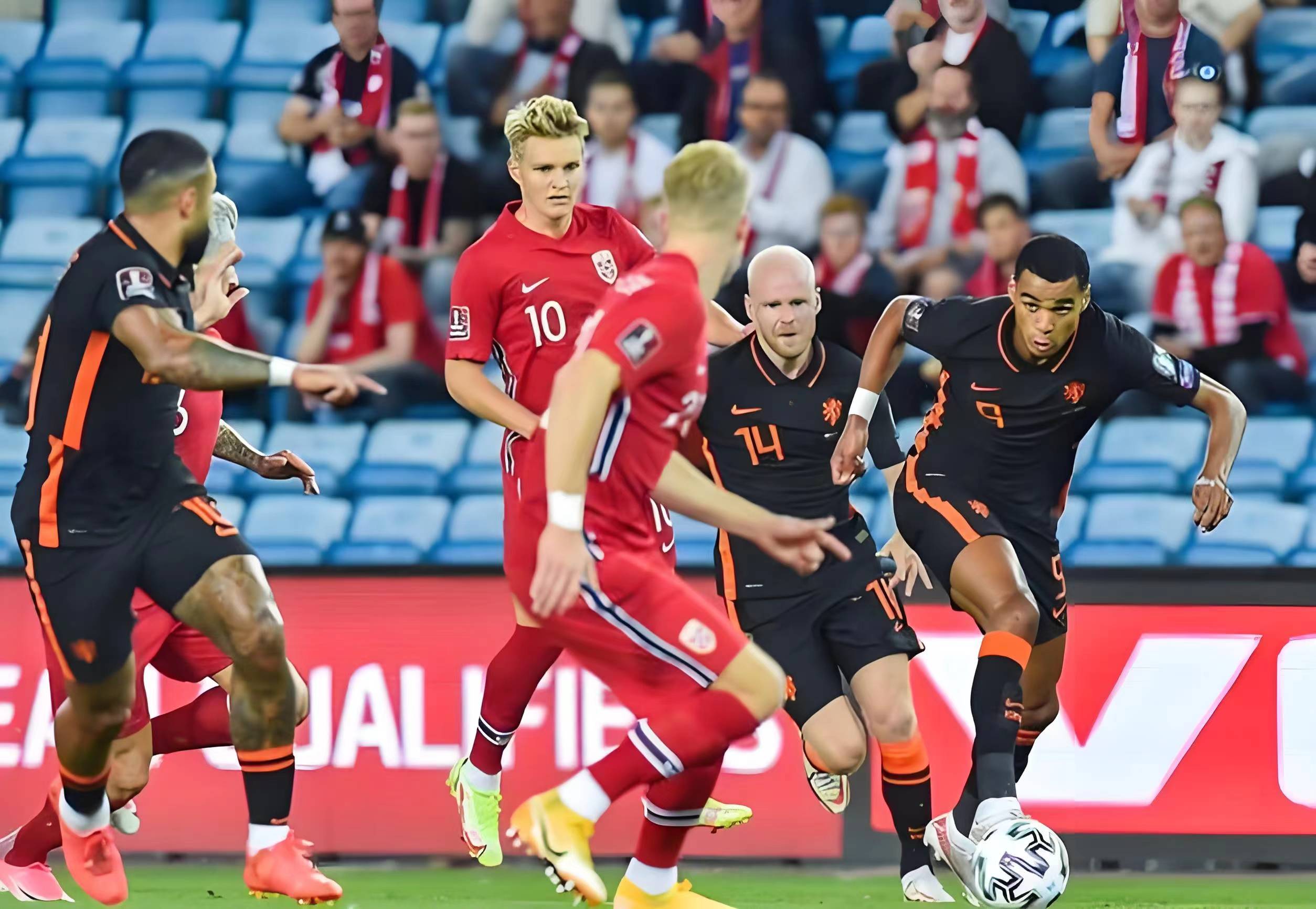 红蓝旋律：马拉加破门，西班牙豪取胜利的简单介绍