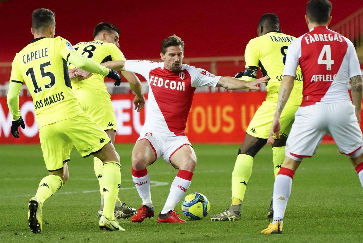 摩纳哥客场赢布雷斯特，士气高涨