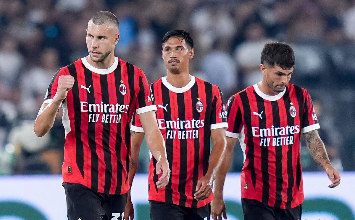 包含佩斯卡拉客场不敌AC米兰，继续领跑的词条