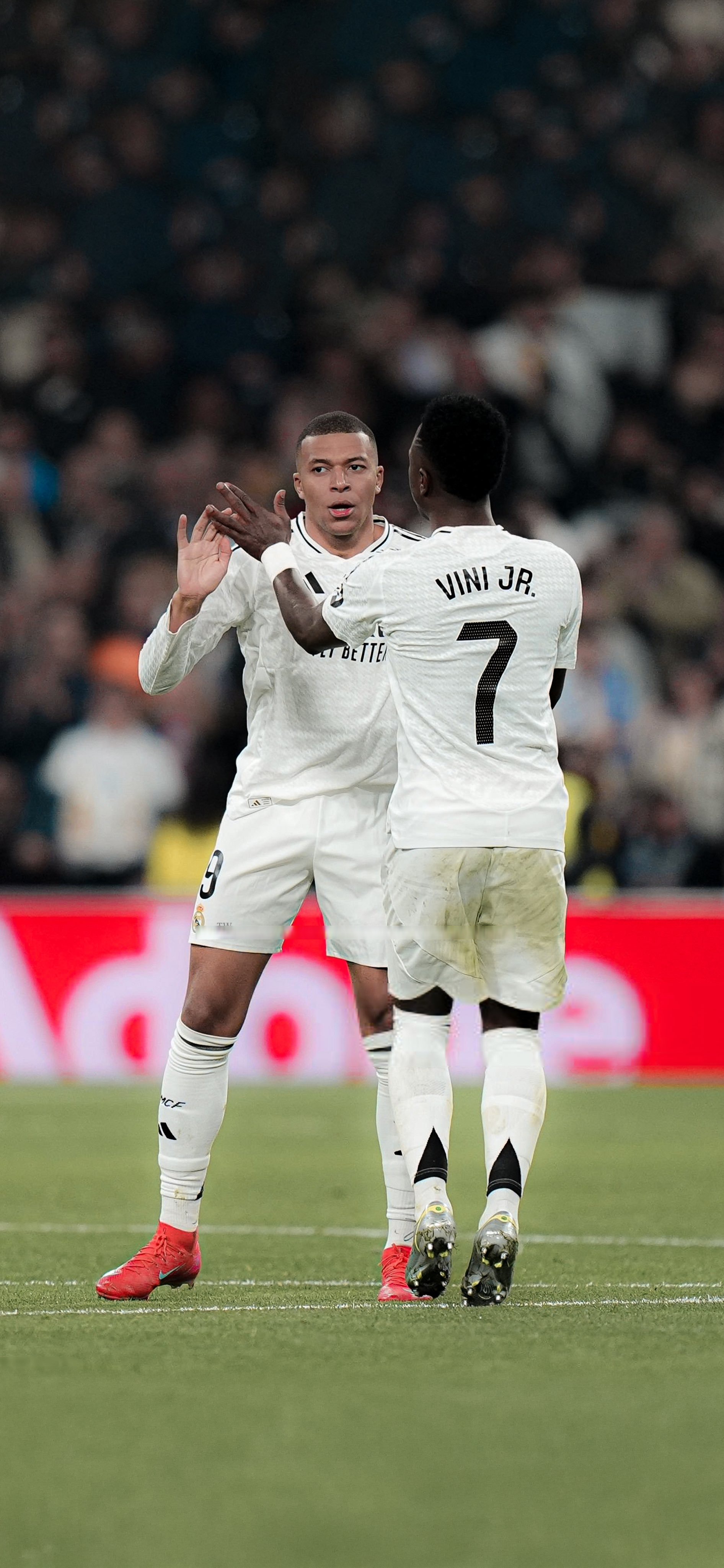 关于马德里德比互交白卷，冠军不可思议的信息