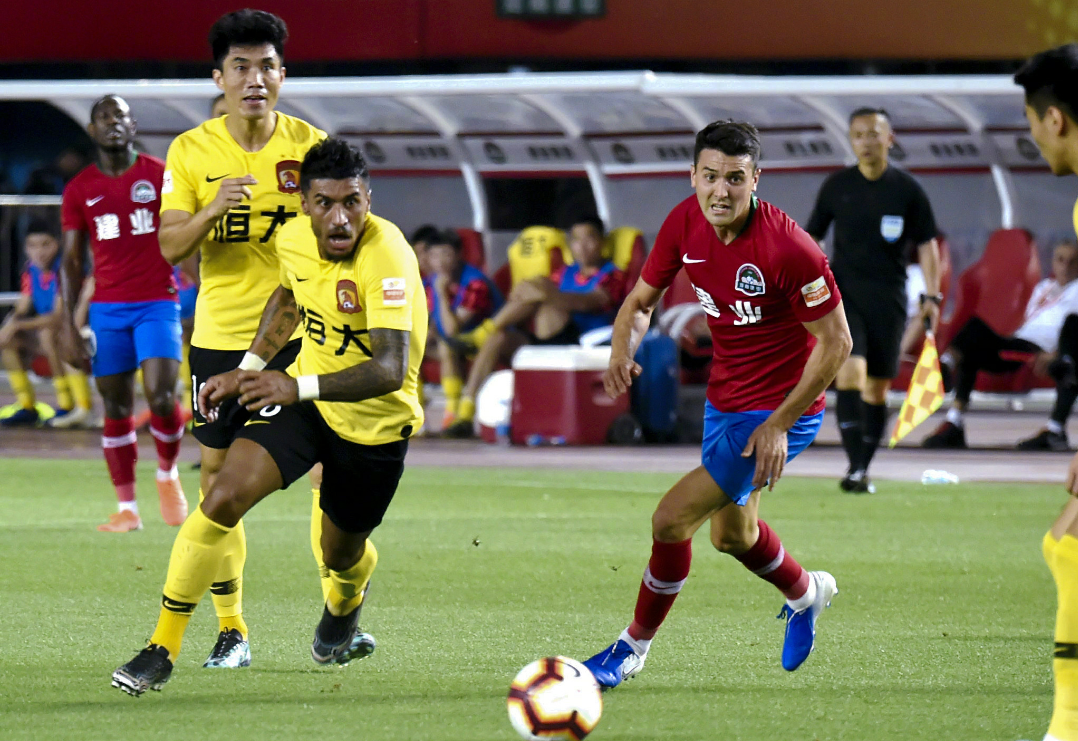 包含球队训练备战：上港集中精力备战与广州恒大交锋的词条