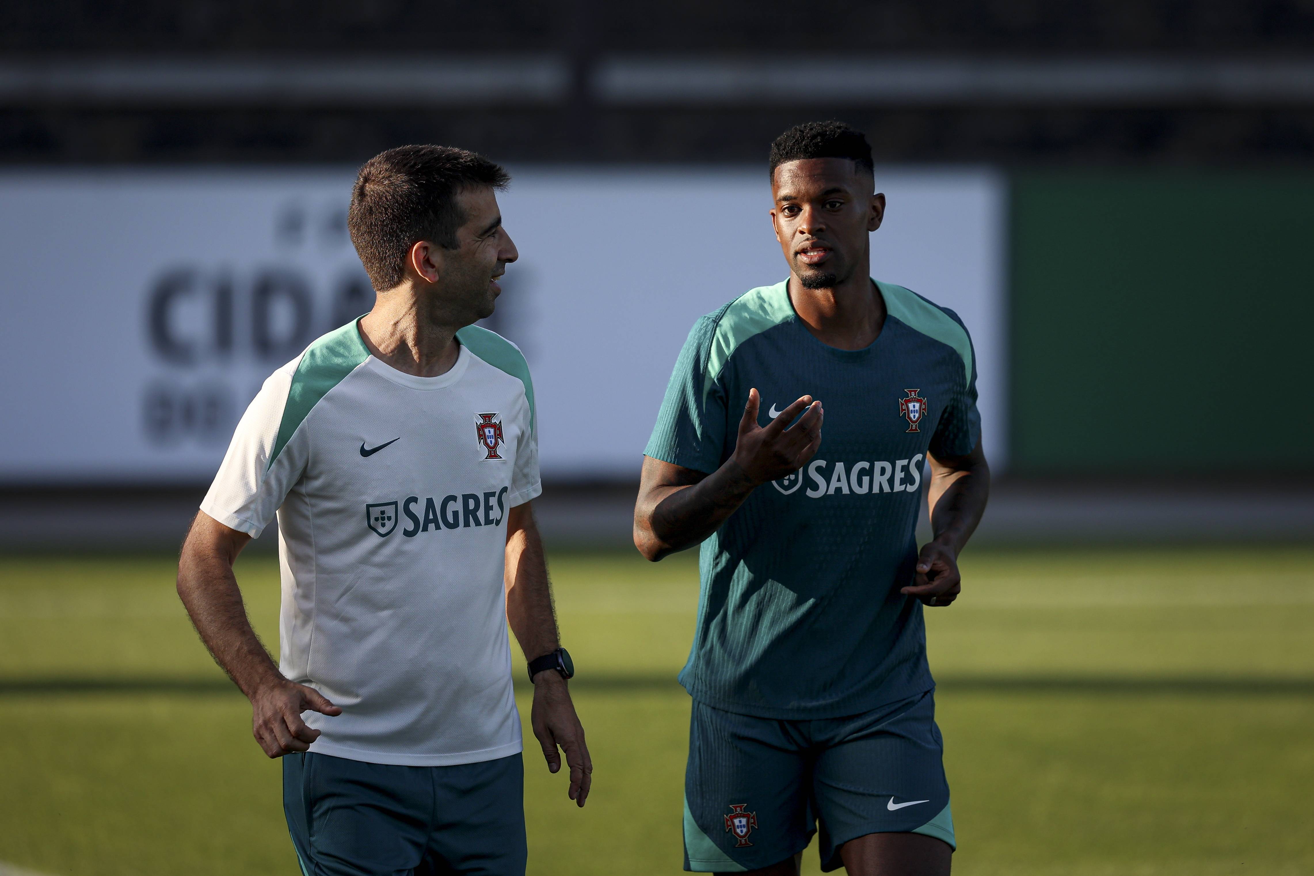 葡萄牙队小组赛取胜，闯入国际赛场淘汰赛