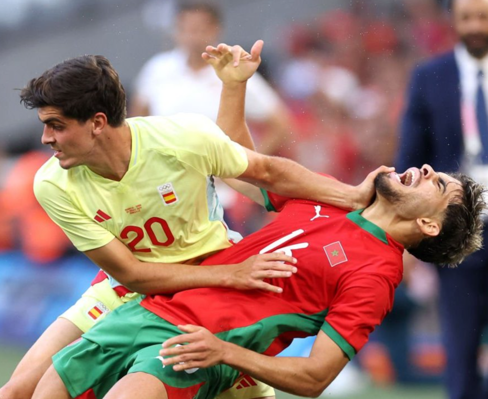 国际足球联赛赛场竞技如火如荼