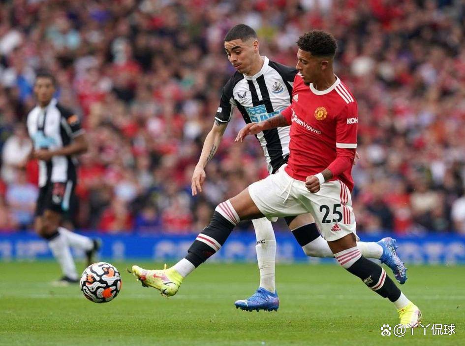 曼联客场击败新卡斯尔，取得三分