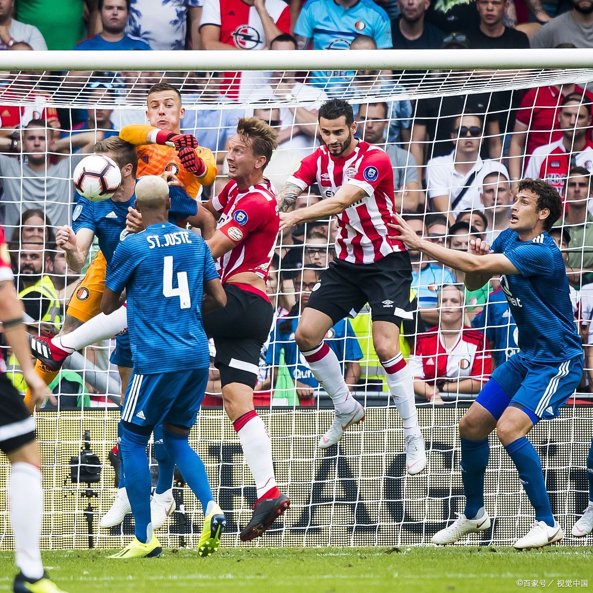 希腊队举步维艰阻碍瑞典队的进攻