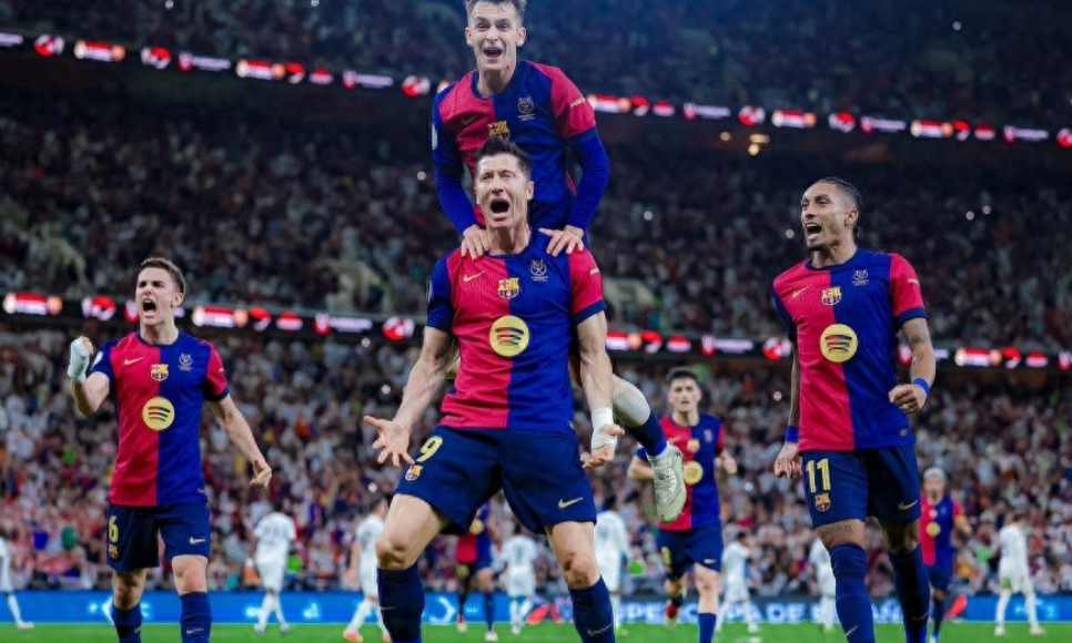 西班牙国家队在客场逆袭成功晋级