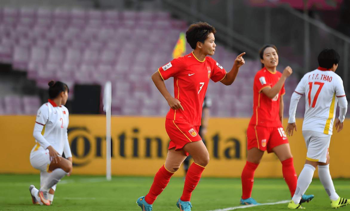 女足比赛勇者胜，中国队誓夺佳绩的简单介绍