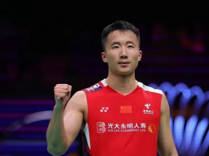 九游娱乐网页-老将新秀联手作战，场上呈现绝妙组合，斗志昂扬的简单介绍