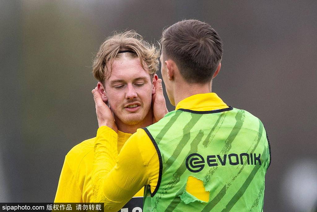 斯图加特上演逆袭：客场大破对手逆转比赛的简单介绍