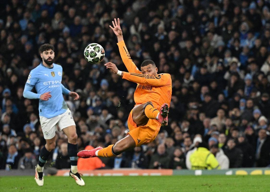 皇马客场失利,悲情告别欧冠赛场 皇马客场失利,悲情告别欧冠赛场