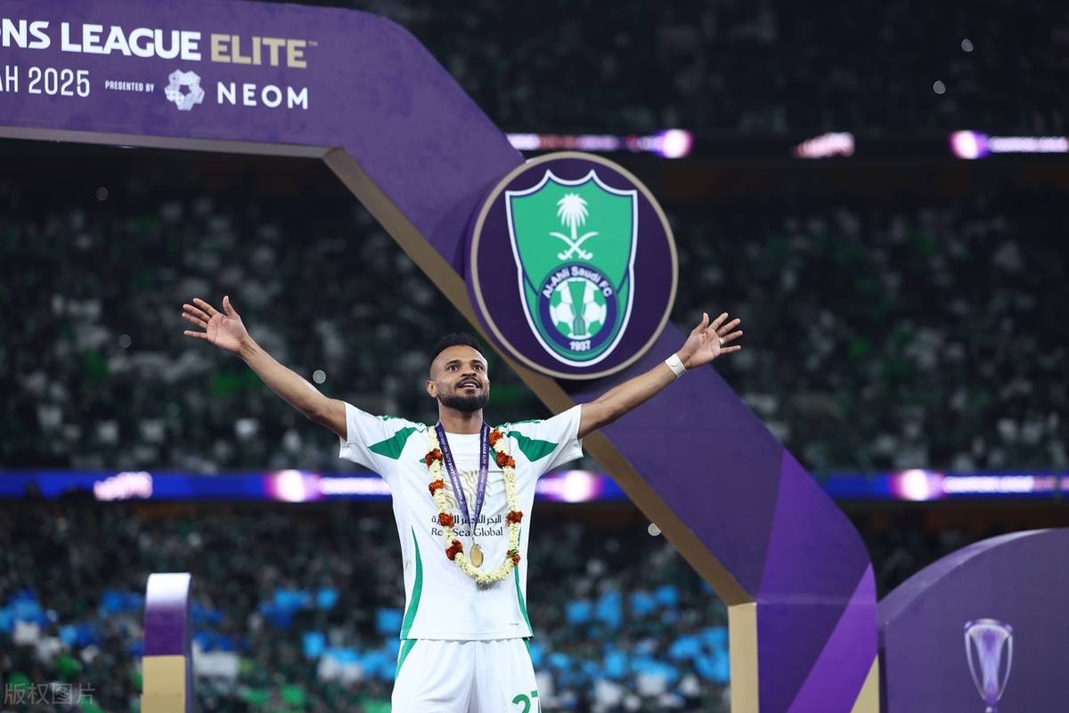 包含亚洲足坛风云再起，谁能夺得胜利？的词条