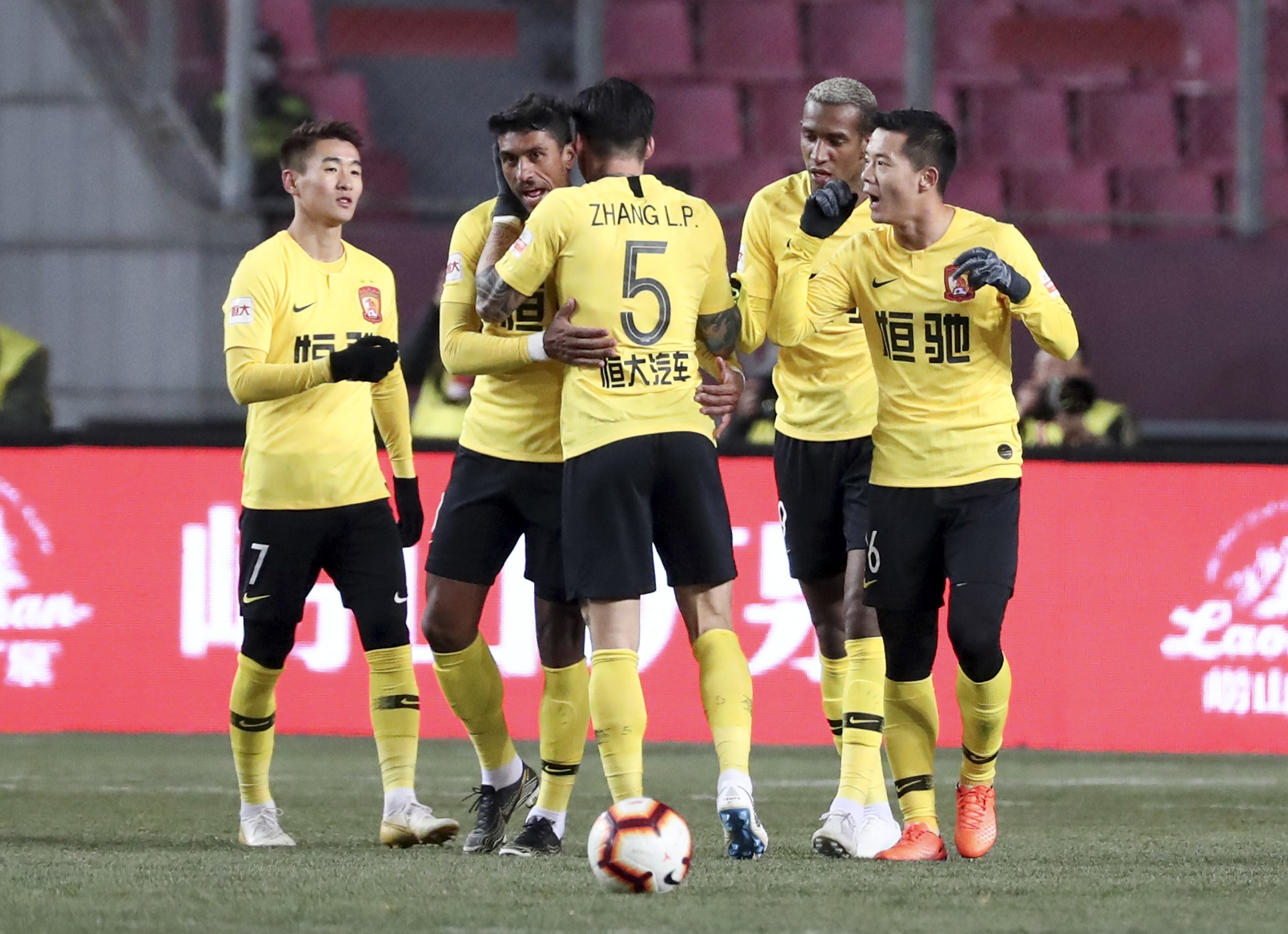 河北华夏幸福主场力克武汉卓尔，保持升班马霸气的简单介绍