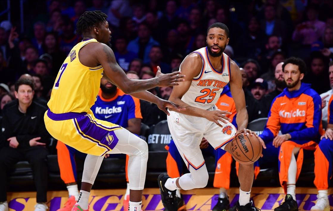 包含湖人中锋主控全场，一人独挡千军震撼全场的词条