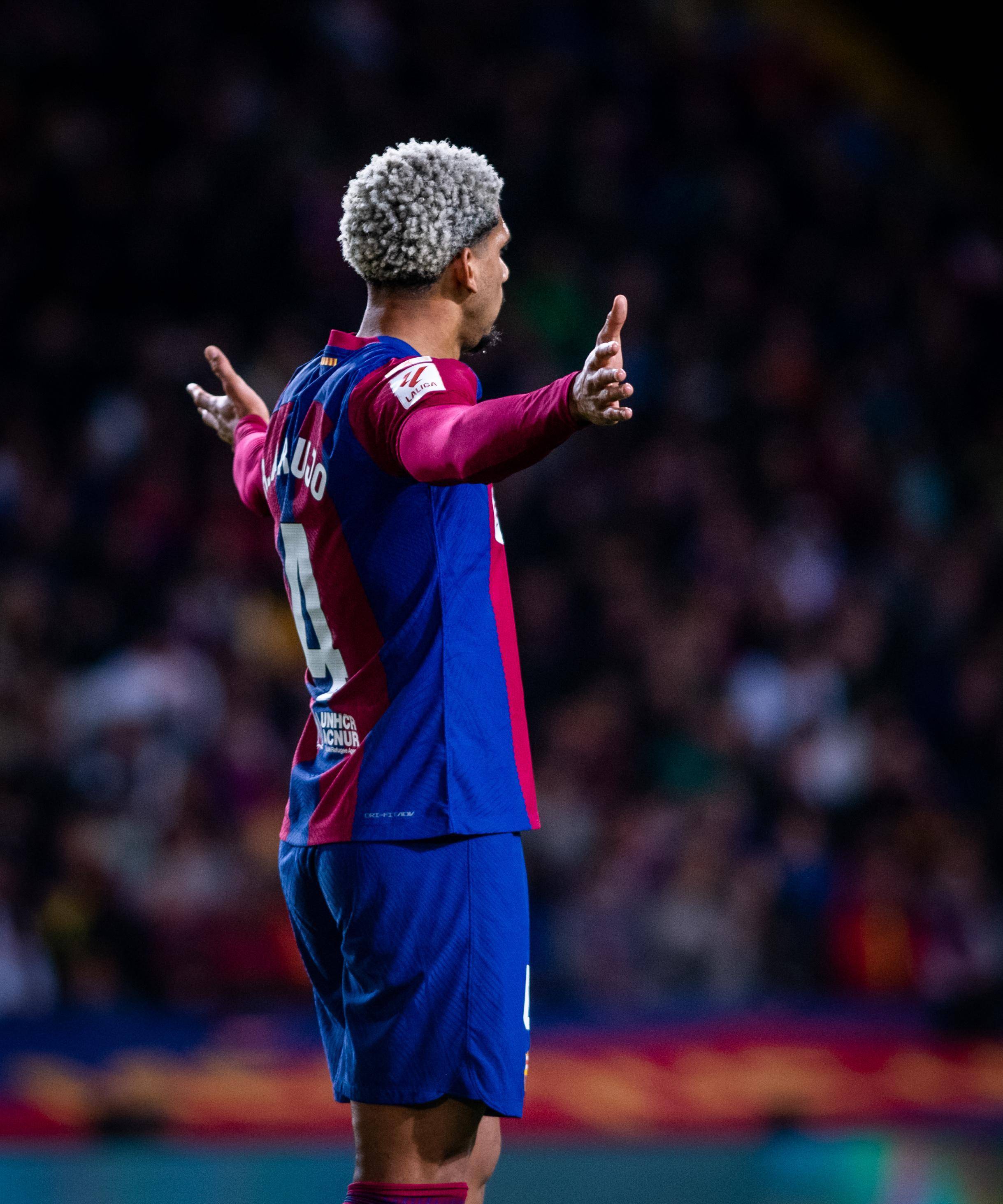 九游娱乐首页-查雷斯主场告捷，取得关键三分