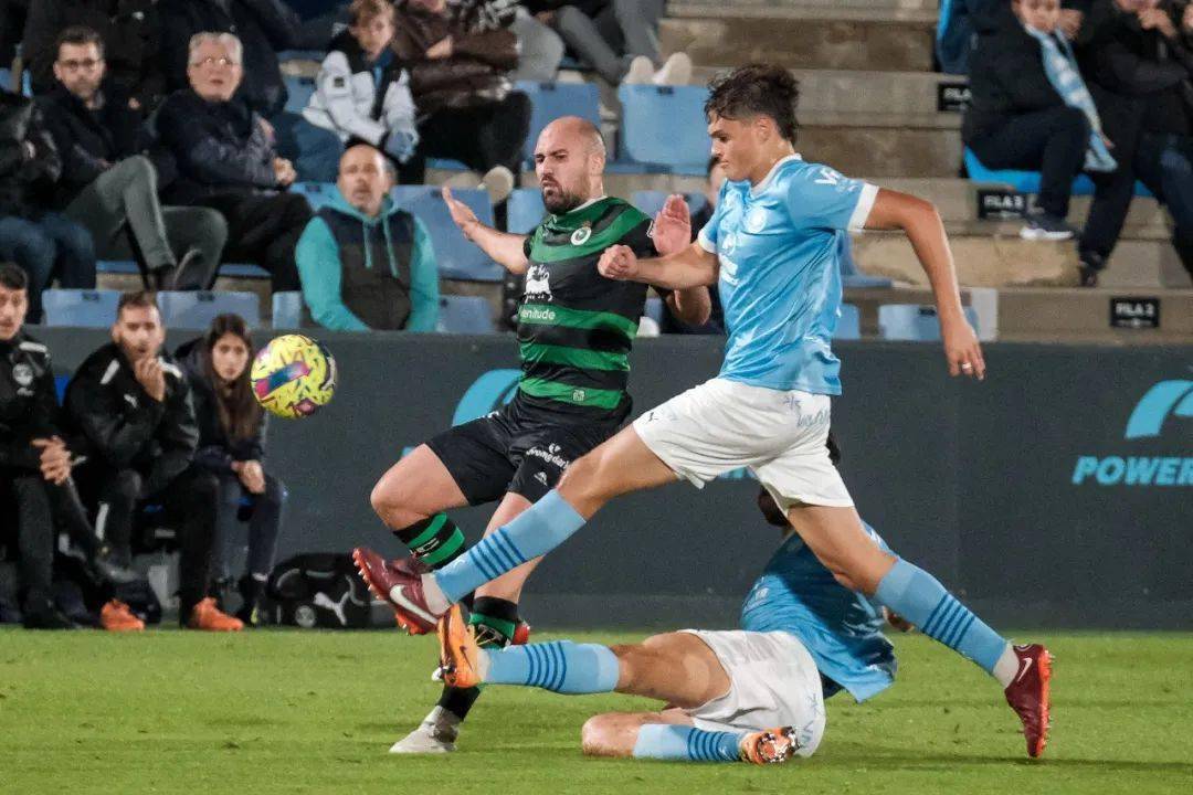 马拉加客场大胜埃瓦尔，士气高涨