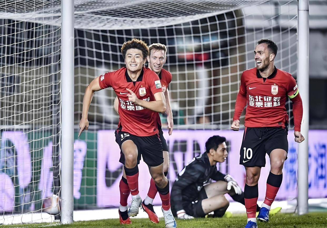 廣州富力战平大连一方，表现出色