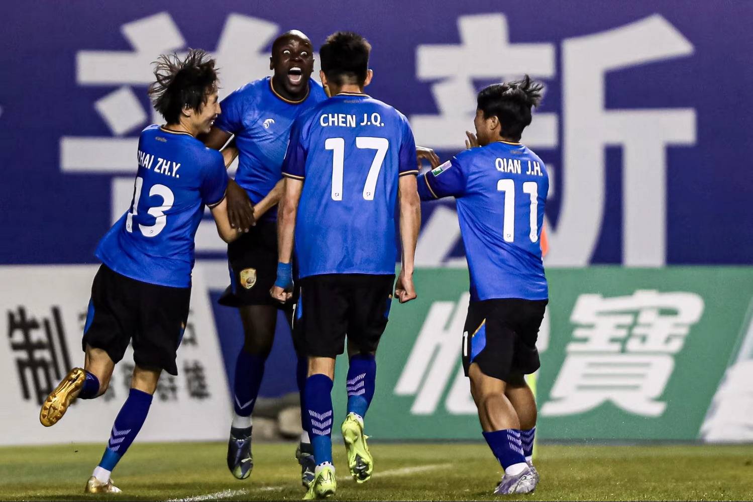 廣州富力战平大连一方，表现出色