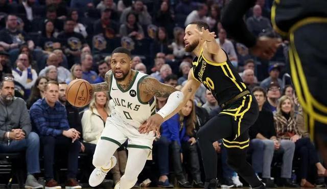 包含湖人客场战胜雄鹿，戴维斯分领衔的词条