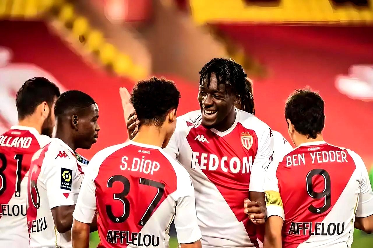 关于摩纳哥遭遇不敌，法甲前十动荡不安的信息