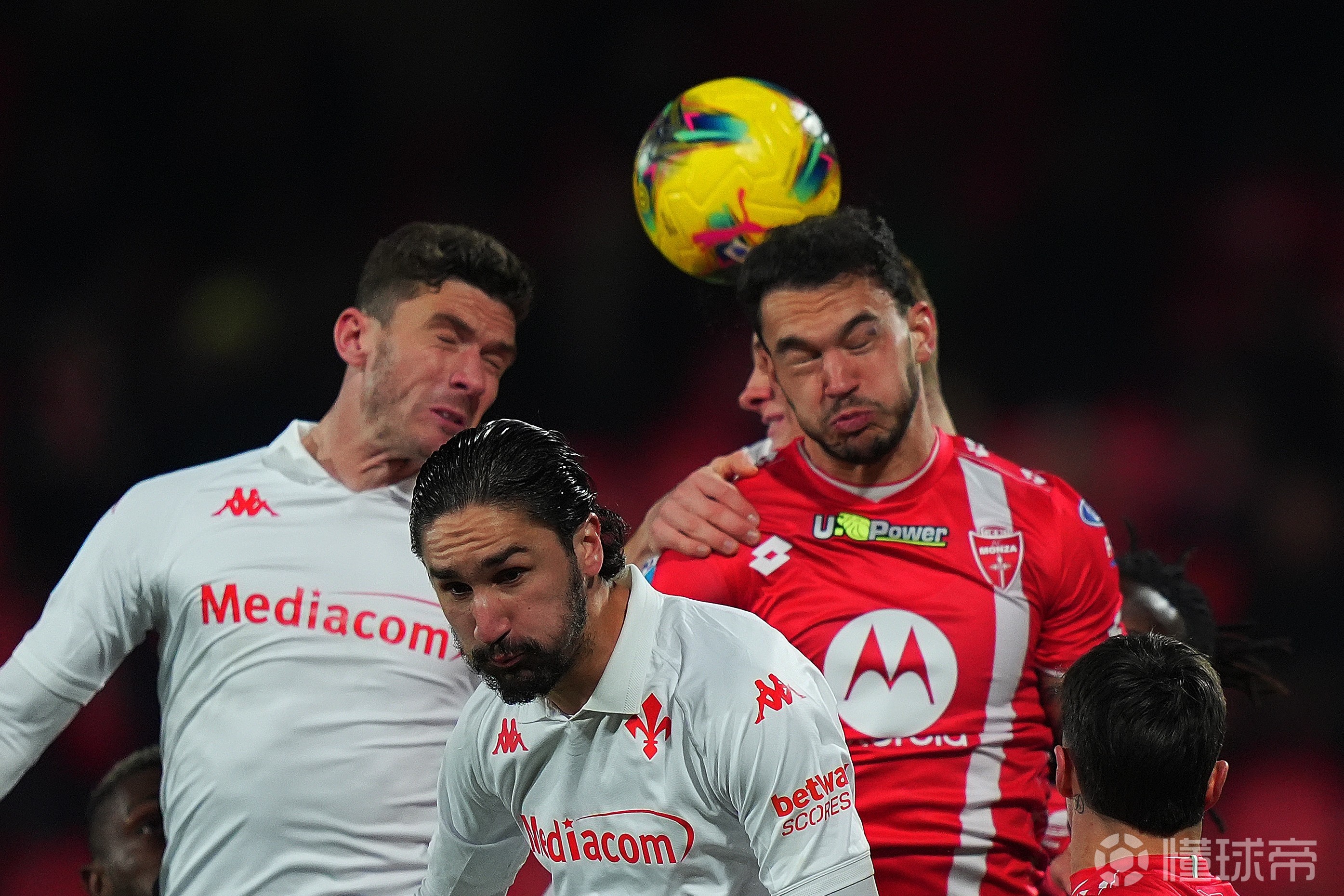 佛罗伦萨客场取胜，奋力保级