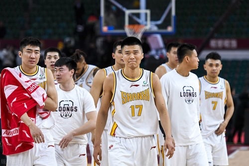 云南男篮迎接挑战，全队准备迎战对手