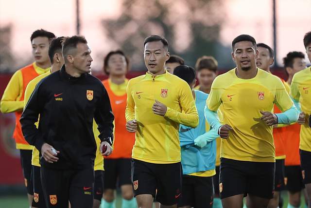 包含中超球队备战纪实披露，球员状态调整有声有色的词条