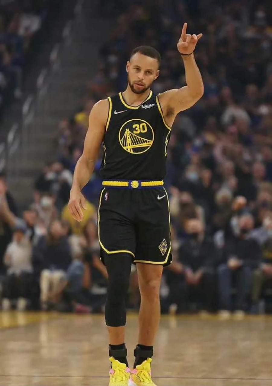 勇士击败太阳，表现出色赢得胜利