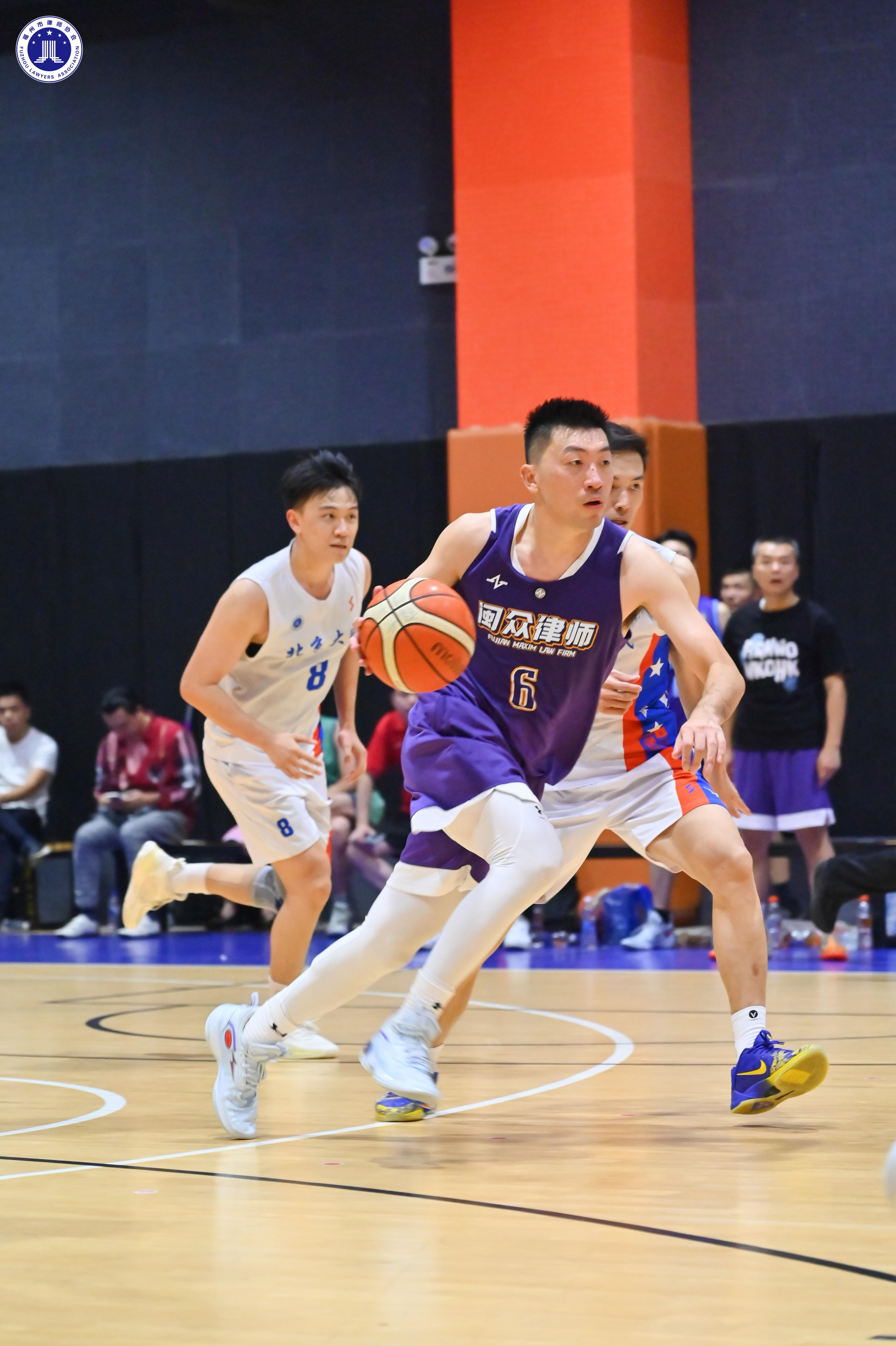 纷繁缤纷的篮球赛事令人热血沸腾的简单介绍