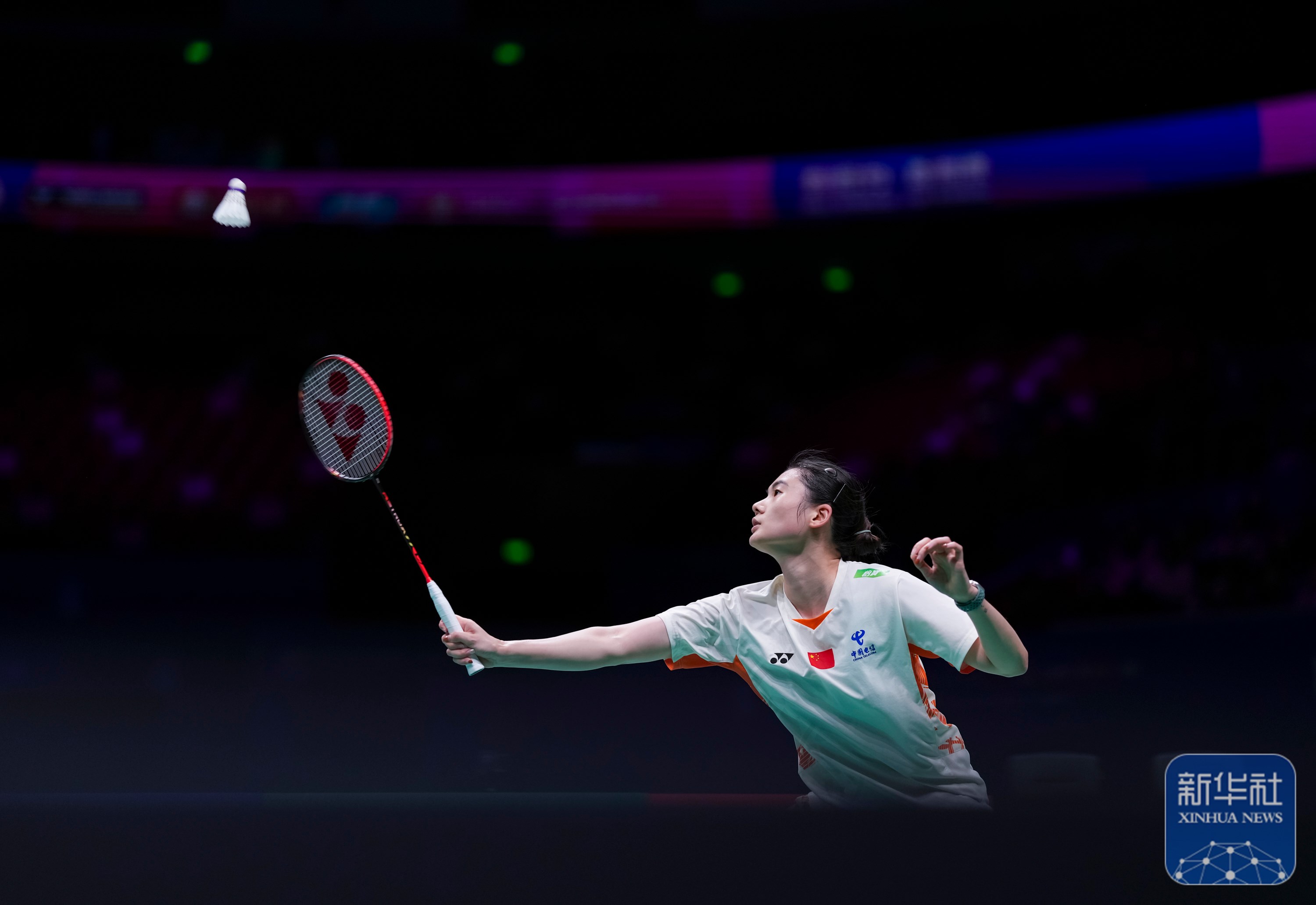 韩国羽毛球选手实现逆转，夺得金牌