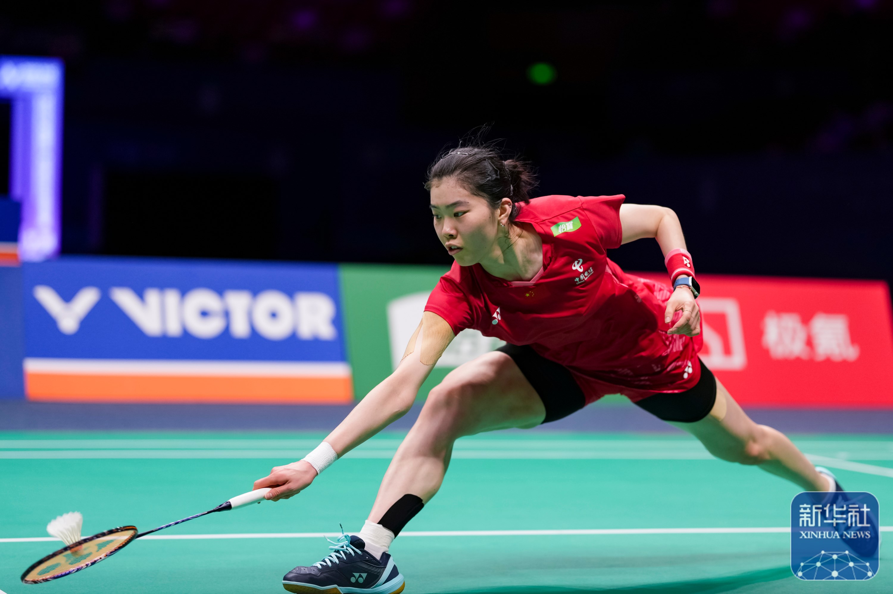 韩国羽毛球选手实现逆转，夺得金牌