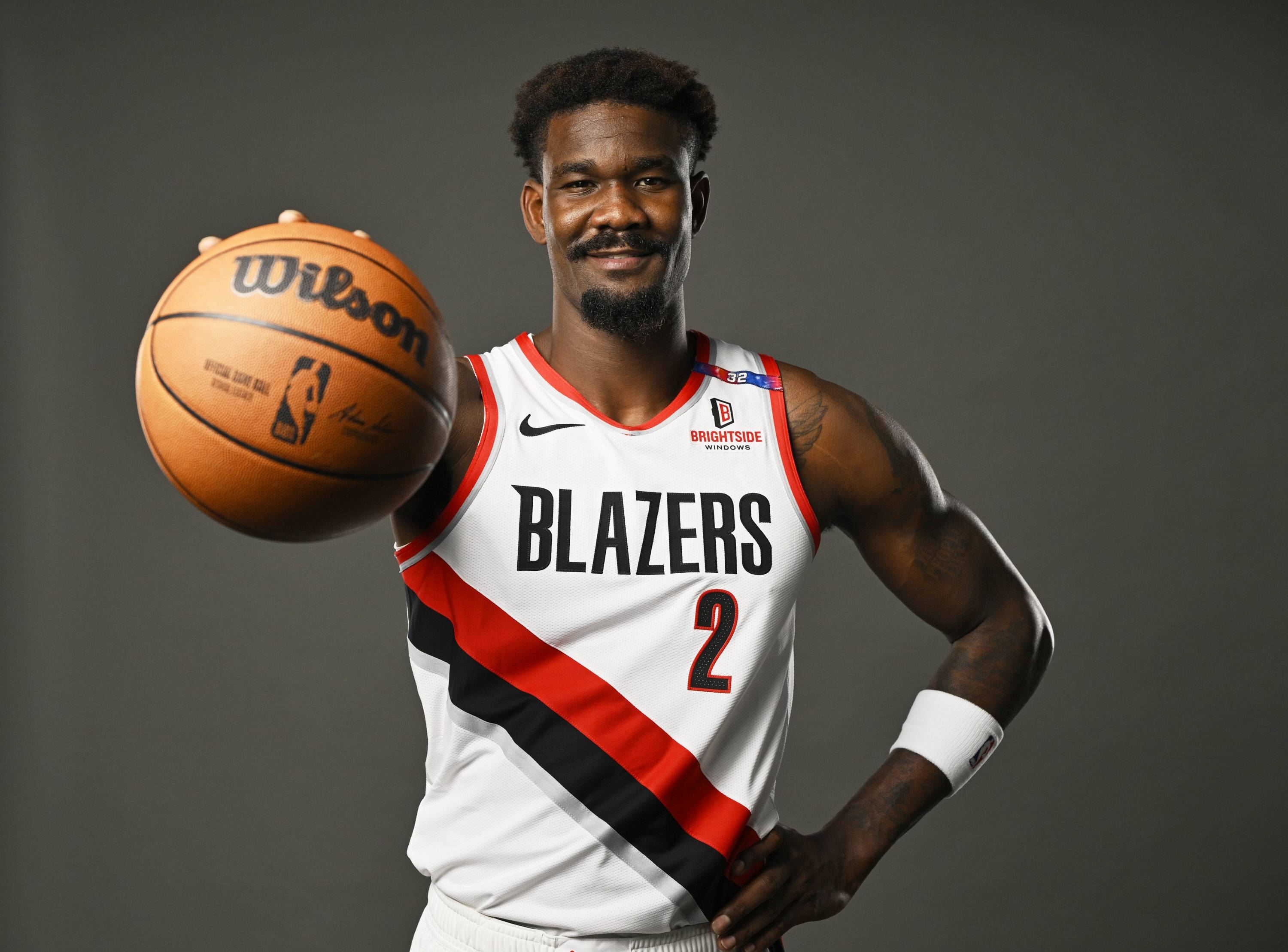 九游娱乐首页-包含开拓者队主将因伤病报销整个赛季的词条