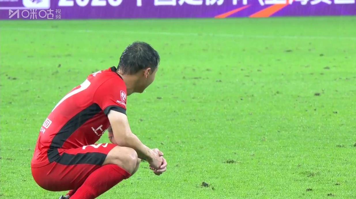 包含上海上港队球员面临伤病困扰的词条