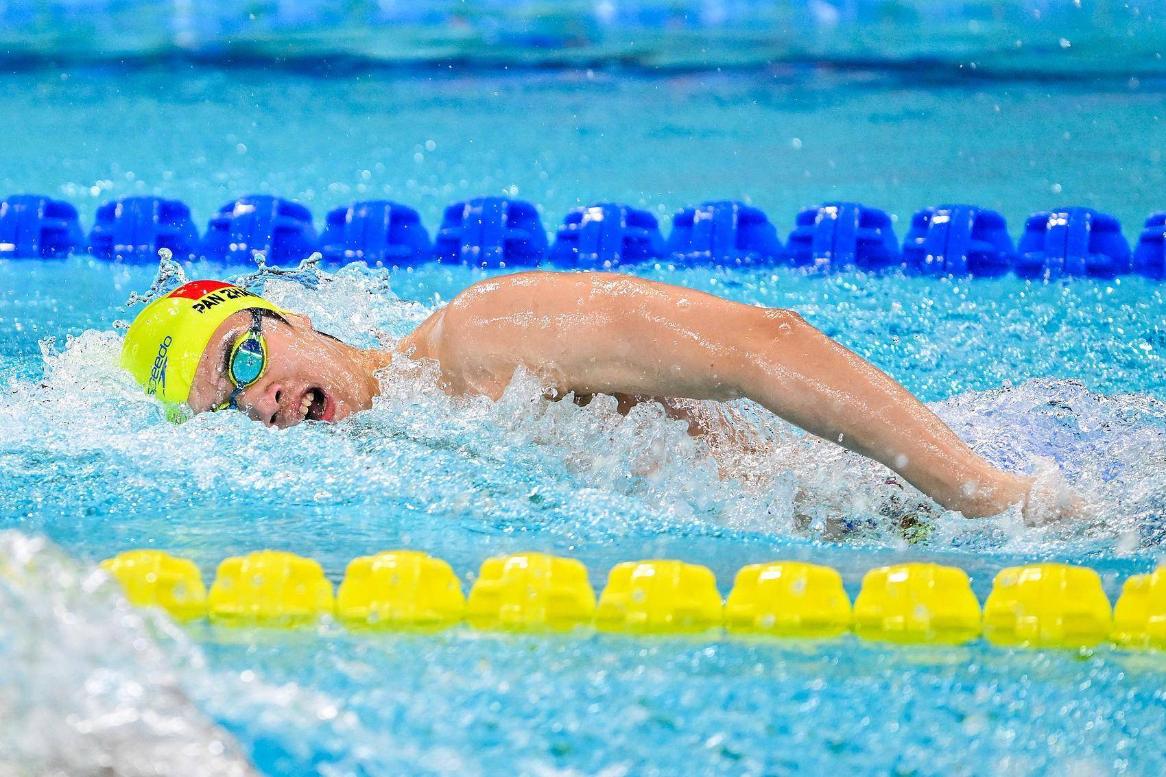 中国游泳健儿夺冠，创造历史