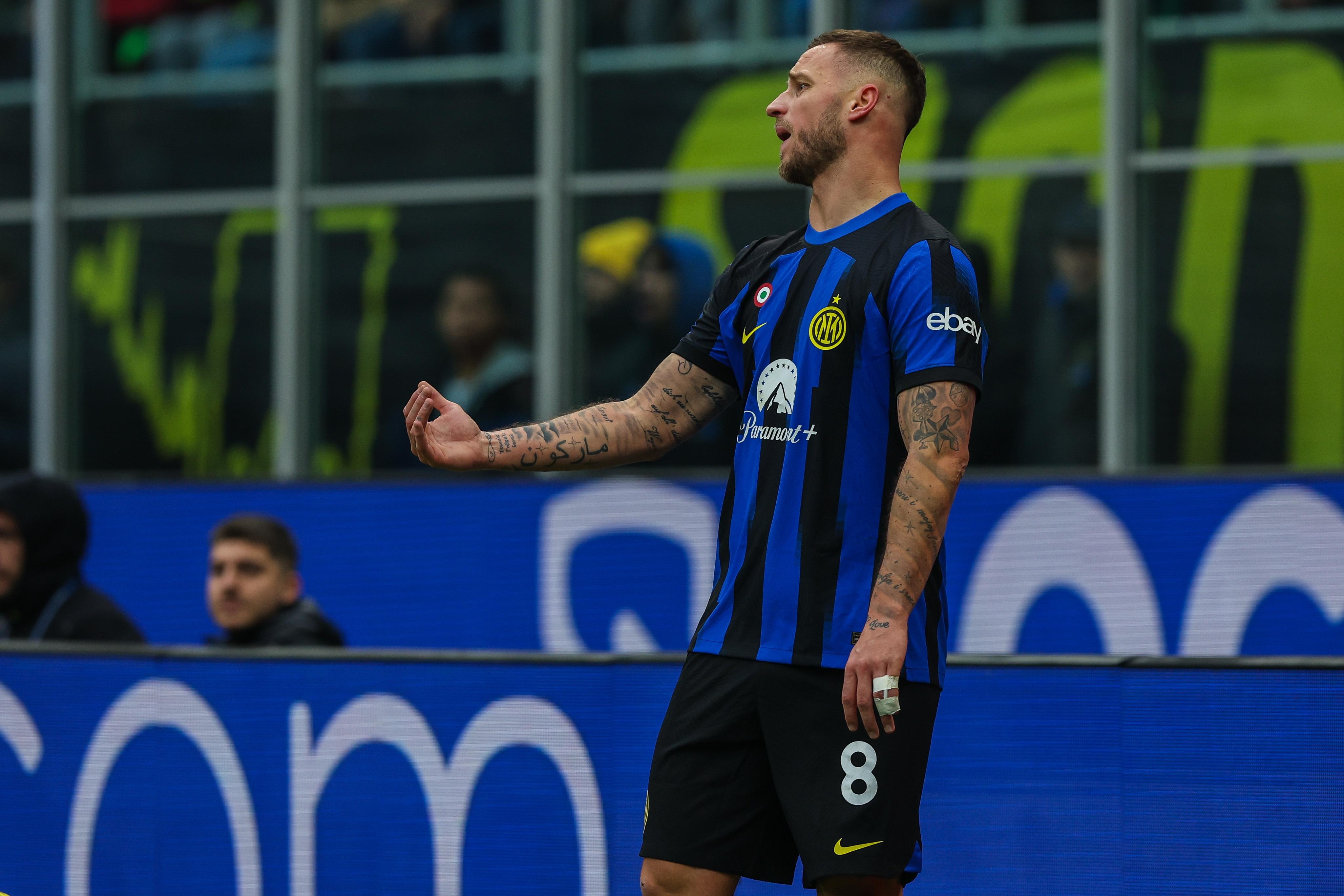 佛罗伦萨球队主场失利，表现不尽如人意