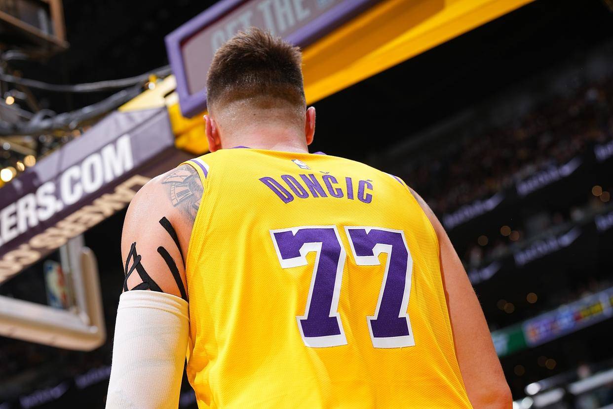 湖人力克独行侠，浓眉再现神勇