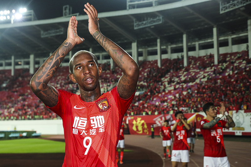 广州恒大客场力挽狂澜，战平对手拯救尊严