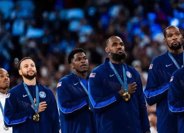 篮球明星代表国家参加比赛取得佳绩