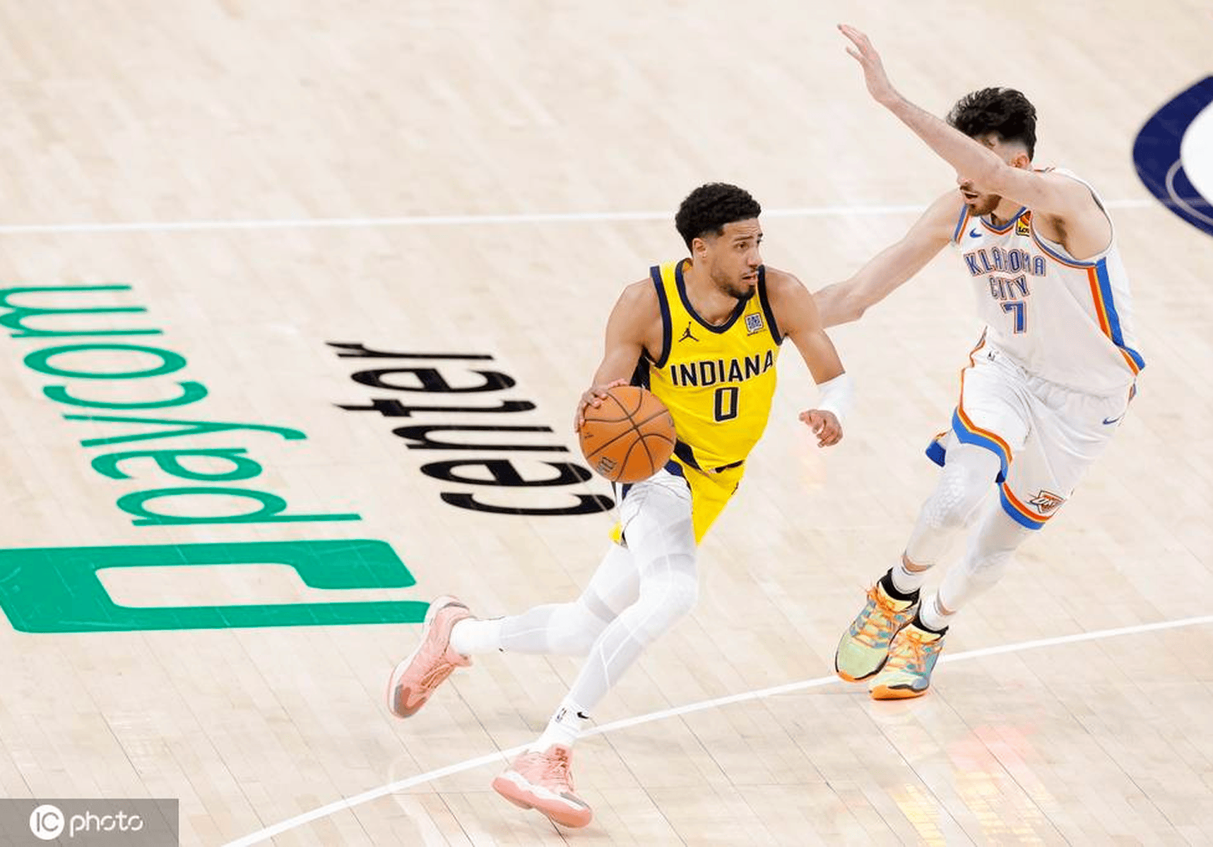 九游体育官方入口-发挥失常！球员失误连连，导致球队遭遇大比分失利