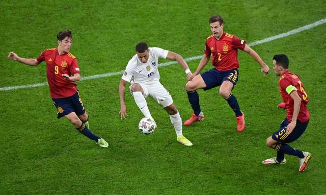 西班牙大胜乌克兰,晋级欧国联半决赛 西班牙大胜乌克兰,晋级欧国联半决赛