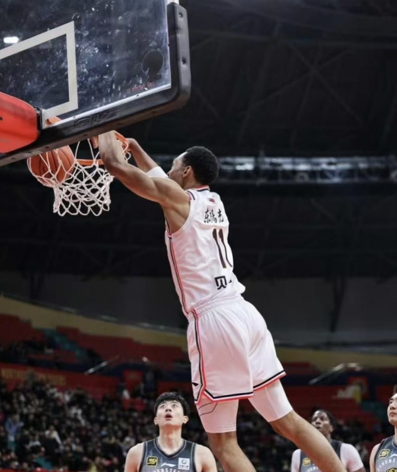 小外援因伤无缘比赛引发关注