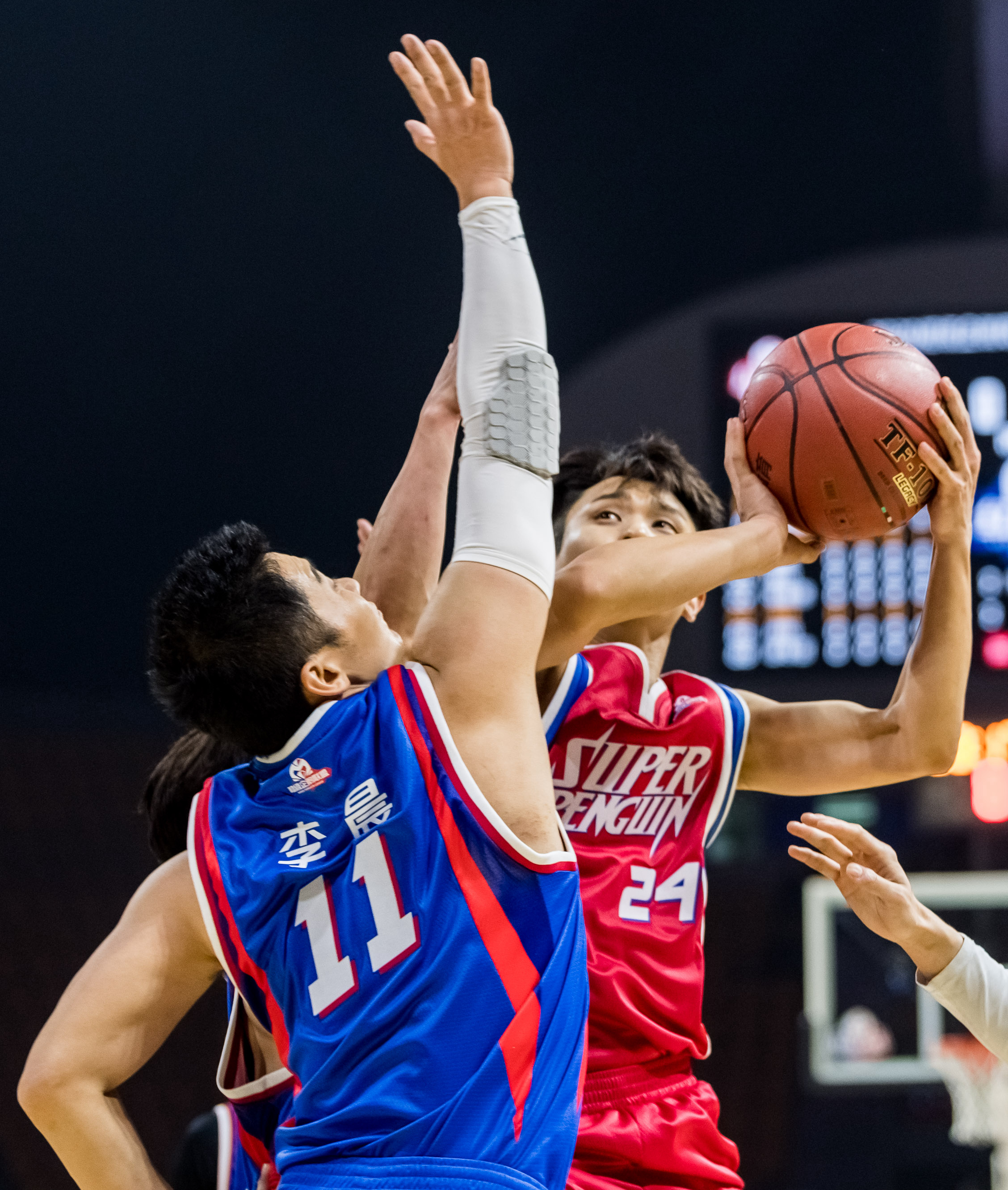 德国篮球锦标赛季后赛,球队实力激烈对抗 德国篮球锦标赛季后赛,球队实力激烈对抗