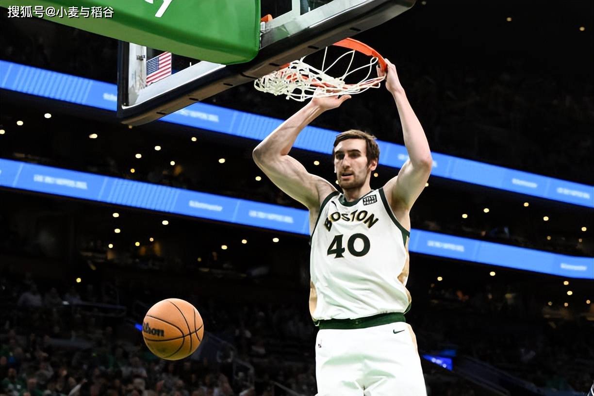 凯尔特人中锋连续砍分，成为球队得分王的简单介绍